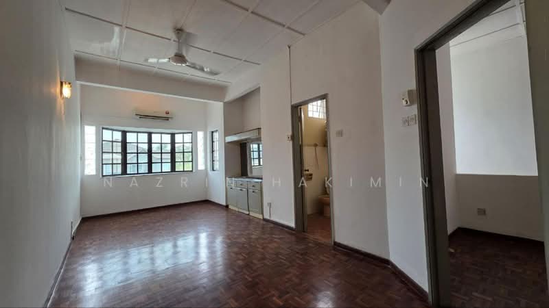 Rumah Teres 2 Tingkat untuk Dijual di Seksyen 8 (Shah Alam) - Nazrin Hakimin - Living Room - PropertyGuru.com.my