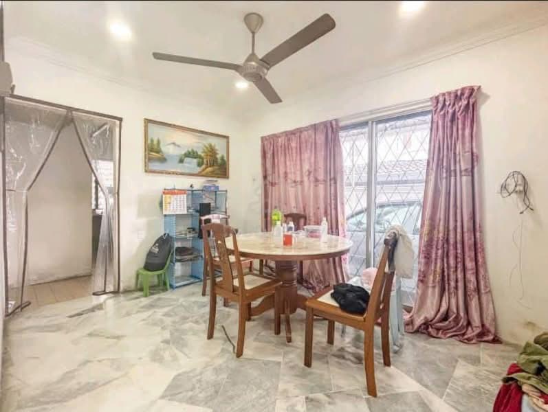 Rumah Berkembar untuk Dijual di Taman Desa Country Homes (Rawang) - Evelyn Khoo - Dining Room - PropertyGuru.com.my
