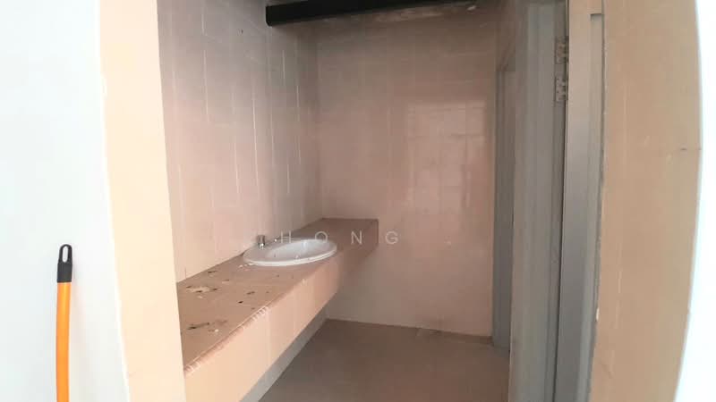 Kedai untuk Disewa di Bandar Tasik Kesuma (Beranang) - Chong . - Bathroom - PropertyGuru.com.my