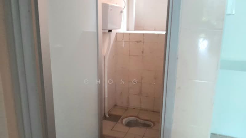 Kedai untuk Disewa di Bandar Tasik Kesuma (Beranang) - Chong . - Bathroom - PropertyGuru.com.my
