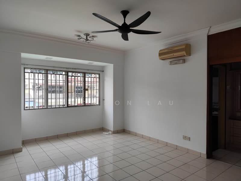 3-storey Terraced House for Rent in Taman Megah Kepong (Kepong) - Dickson Lau - Living Room - PropertyGuru.com.my