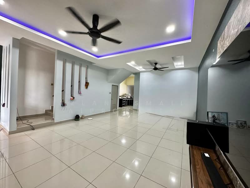 2-storey Terraced House for Sale in Bandar Putra (Kulai) - Azlan Ismail aiproperty - Living Room - PropertyGuru.com.my