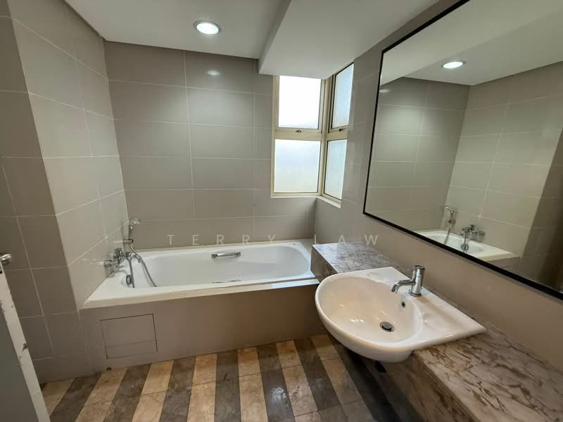 Kondominium untuk Disewa di Northpoint Residences - Terry Law - Bathroom - PropertyGuru.com.my