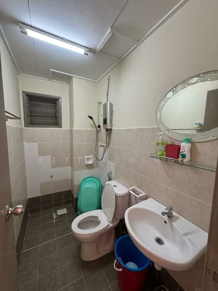 Condominium for Rent at KiPark Selayang - Ketty Ching - Bathroom - PropertyGuru.com.my