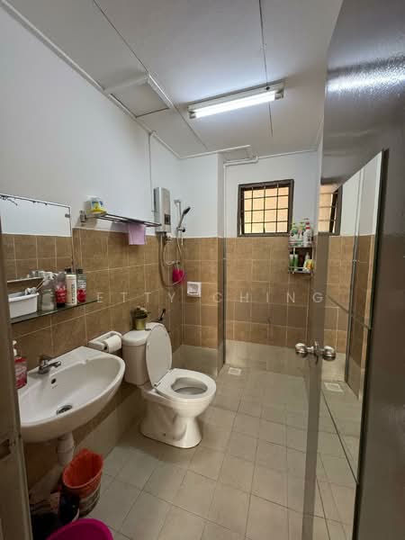 Condominium for Rent at KiPark Selayang - Ketty Ching - Bathroom - PropertyGuru.com.my