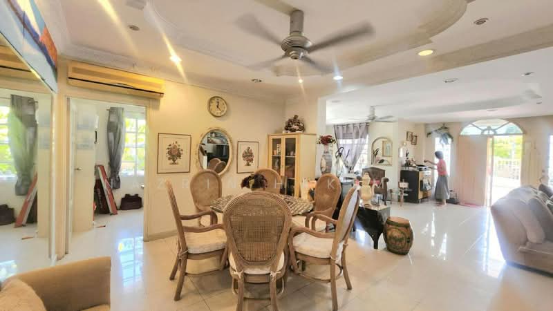 2-storey Terraced House for Sale in Seksyen 9 (Shah Alam) - Nazrin Hakimin - Living Room - PropertyGuru.com.my