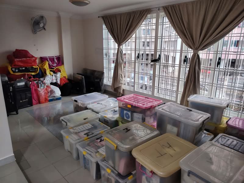 Rumah Teres 2 Tingkat untuk Dijual di Taman Mastiara (Jalan Ipoh) - Kim Chia - Living Room - PropertyGuru.com.my