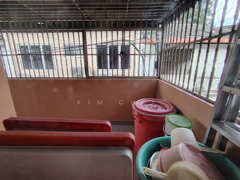Rumah Teres 2 Tingkat untuk Dijual di Taman Mastiara (Jalan Ipoh) - Kim Chia - Balcony - PropertyGuru.com.my