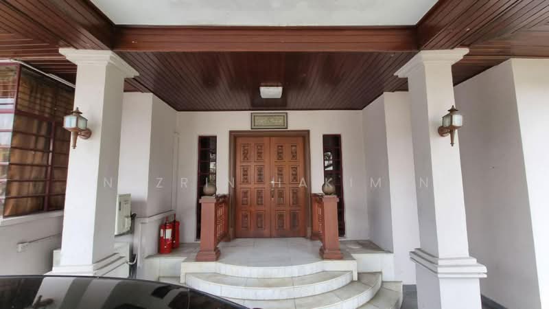 Bungalow for Sale in SS7 (Petaling Jaya) - Nazrin Hakimin - Entrance - PropertyGuru.com.my