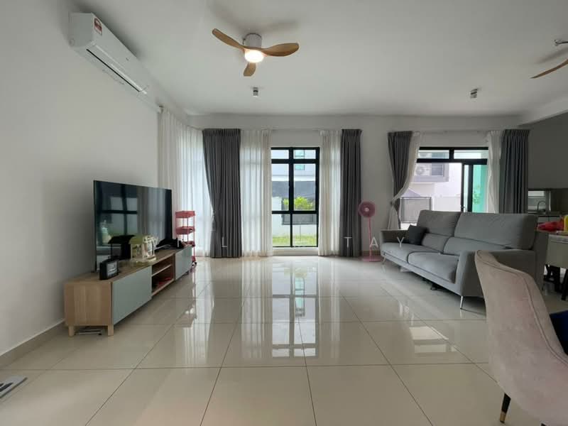 Cluster House for Sale in Gelang Patah (Johor) - William Tay - Living Room - PropertyGuru.com.my