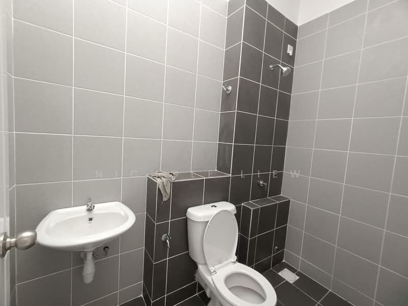 Rumah Teres 2 Tingkat untuk Dijual di Hulu Langat (Selangor) - Nichole Liew - Bathroom - PropertyGuru.com.my