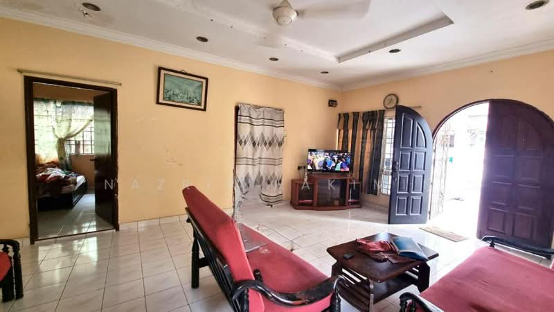 Bungalow for Sale in Shah Alam (Selangor) - Nazrin Hakimin - Living Room - PropertyGuru.com.my