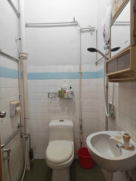 Semi-Detached House for Rent in Taman Sentosa (Johor Bahru) - Jas Tay - Bathroom - PropertyGuru.com.my