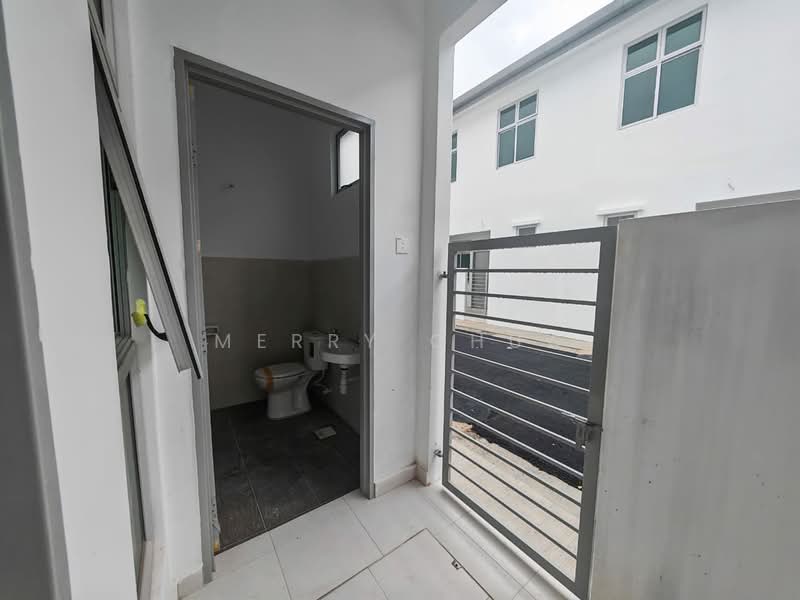 2-storey Terraced House for Rent in Skudai (Johor) - Merry Chua - Bathroom - PropertyGuru.com.my