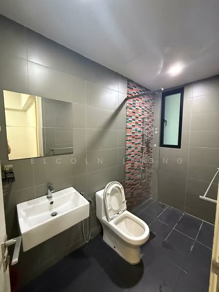 Servis Apartment untuk Dijual di The Leafz @ Dedaun - Elcoln Leong - Bathroom - PropertyGuru.com.my