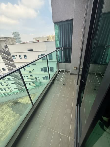 Servis Apartment untuk Dijual di The Leafz @ Dedaun - Elcoln Leong - Balcony - PropertyGuru.com.my