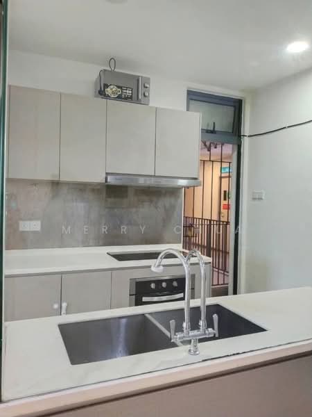 Servis Apartment untuk Disewa di Crescent Bay Suites (Teluk Bayu) - Merry Chua - Kitchen - PropertyGuru.com.my