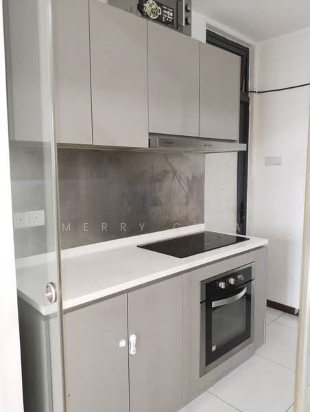 Servis Apartment untuk Disewa di Crescent Bay Suites (Teluk Bayu) - Merry Chua - Kitchen - PropertyGuru.com.my