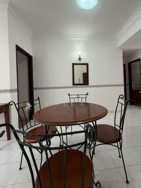 Kondominium untuk Dijual di Gurney Park Condominium - Veronica Boo - Dining Room - PropertyGuru.com.my