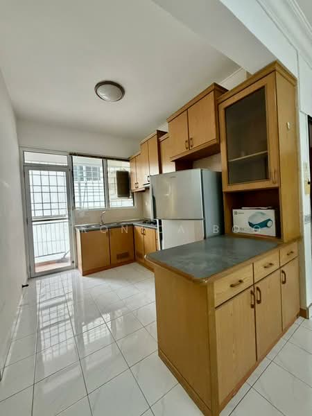 Kondominium untuk Dijual di Gurney Park Condominium - Veronica Boo - Kitchen - PropertyGuru.com.my