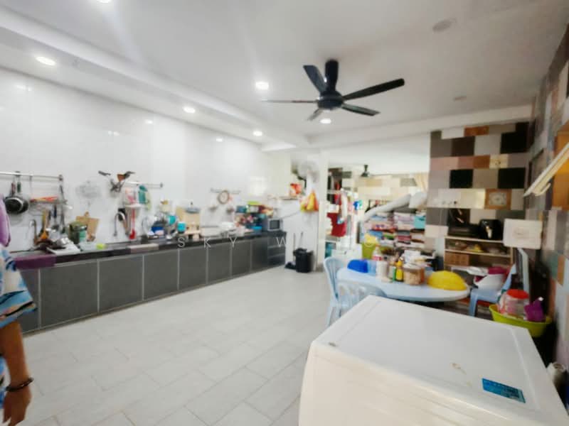 Bungalow for Sale in Taman Bukit Serdang (Seri Kembangan) - Sky Wong - Kitchen - PropertyGuru.com.my