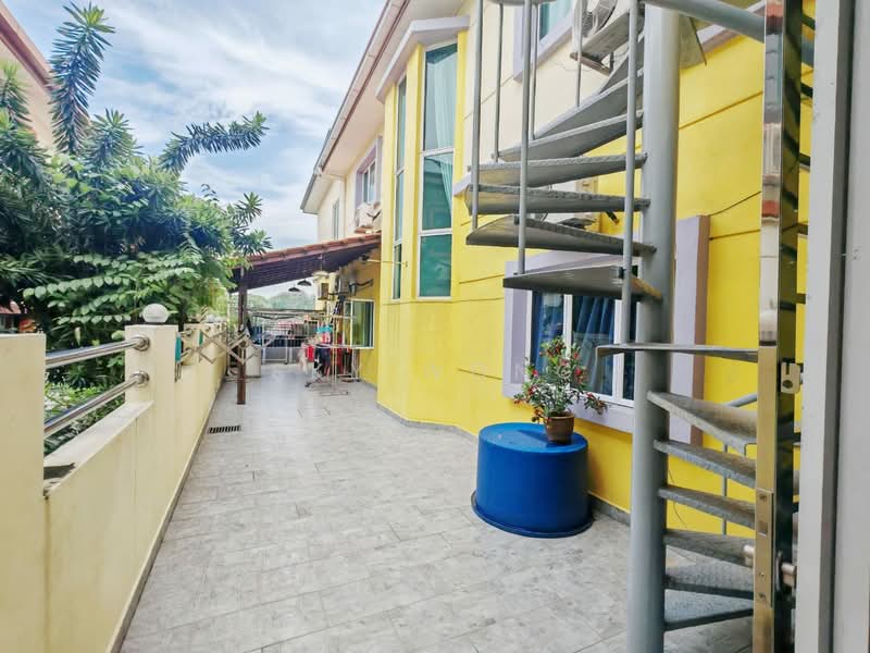 Bungalow for Sale in Taman Bukit Serdang (Seri Kembangan) - Sky Wong - Exterior - PropertyGuru.com.my