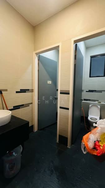 Factory for Sale in Eco Business Park 1 (Johor Bahru) - Merry Chua - Bathroom - PropertyGuru.com.my