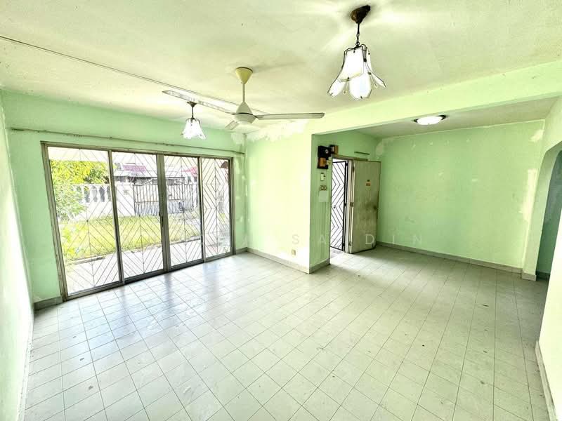 Rumah Teres 2 Tingkat untuk Dijual di Kelana Jaya (Petaling Jaya) - Shiqin Saidin - Living Room - PropertyGuru.com.my