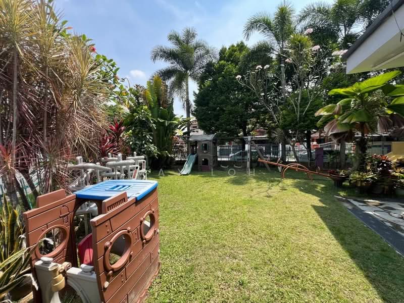 Rumah Teres 2 Tingkat untuk Dijual di Taman Mount Austin (Tebrau) - Max Loh - Garden - PropertyGuru.com.my