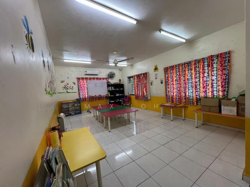Rumah Teres 2 Tingkat untuk Dijual di Taman Mount Austin (Tebrau) - Max Loh - Study - PropertyGuru.com.my