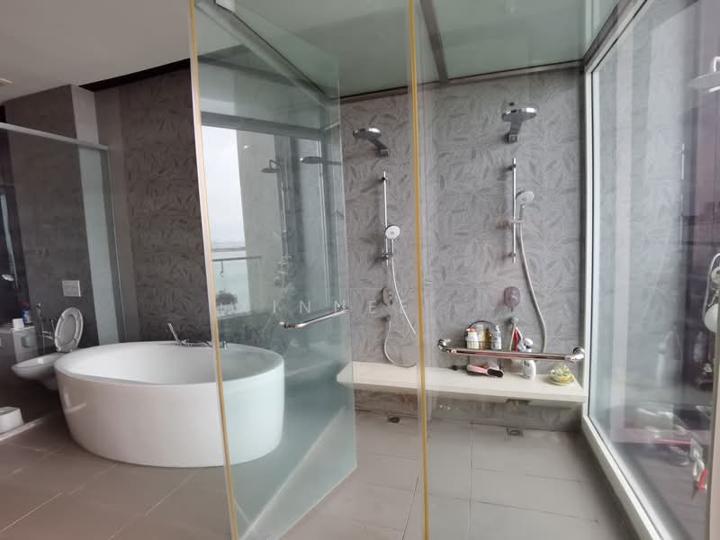 Kondominium untuk Dijual di 8 Gurney (The Shore Condominium) - Xinnee . - Bathroom - PropertyGuru.com.my