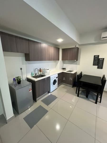 Servis Apartment untuk Disewa di HYVE - Jay Tan - Kitchen - PropertyGuru.com.my