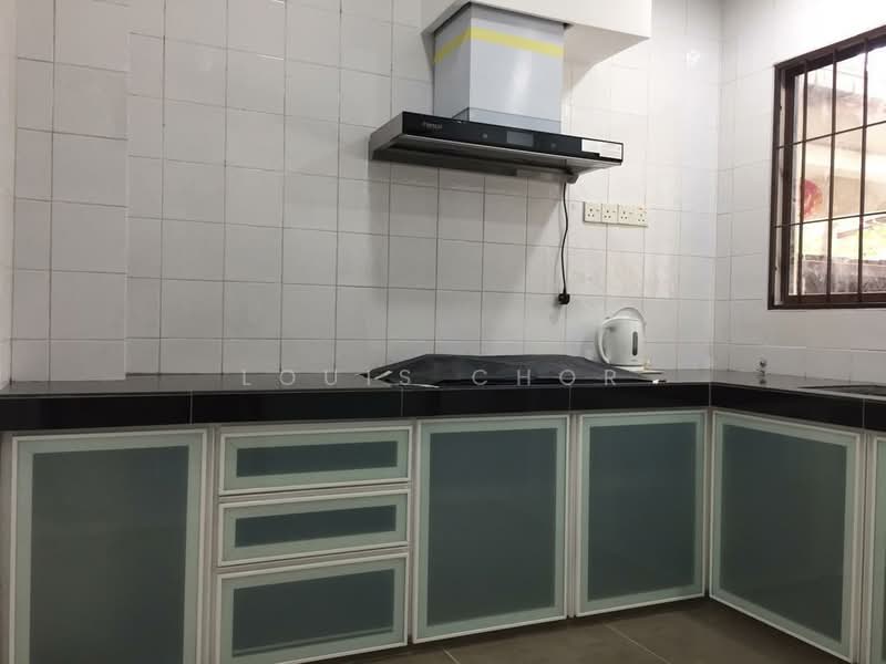 Semi-Detached House for Rent in Kota Kemuning (Shah Alam) - Louis Chor - Kitchen - PropertyGuru.com.my