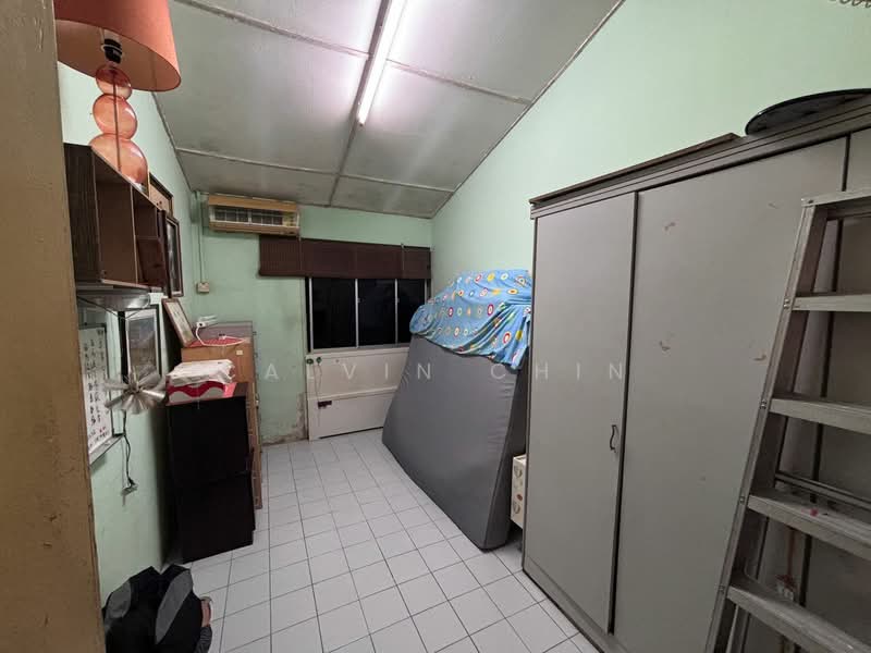 2-storey Terraced House for Sale in Taman Sri Rampai (Wangsa Maju) - calvin Chin - Bedroom - PropertyGuru.com.my