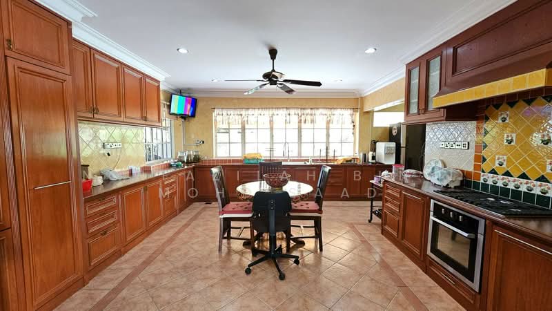 Rumah Banglo untuk Dijual di Bukit Gasing (Petaling Jaya) - Norfazilah Binti Mohd Saad - Kitchen - PropertyGuru.com.my