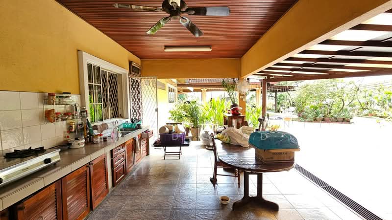 Rumah Banglo untuk Dijual di Bukit Gasing (Petaling Jaya) - Norfazilah Binti Mohd Saad - Kitchen - PropertyGuru.com.my