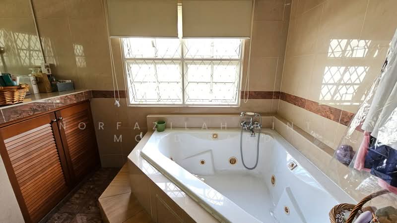 Rumah Banglo untuk Dijual di Bukit Gasing (Petaling Jaya) - Norfazilah Binti Mohd Saad - Bathroom - PropertyGuru.com.my