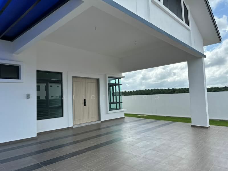 Semi-Detached House for Sale in Taman Kluang Perdana (Kluang) - Alice Choo - Exterior - PropertyGuru.com.my