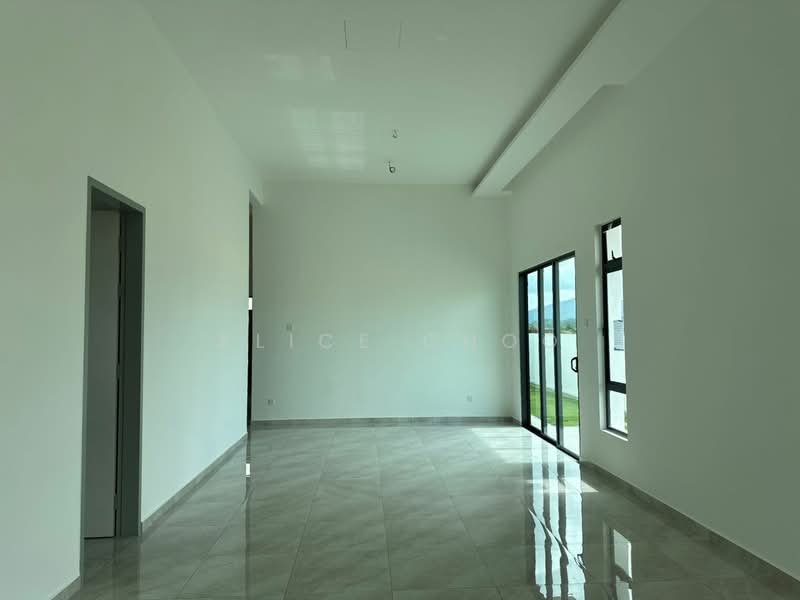 Semi-Detached House for Sale in Kluang (Johor) - Alice Choo - Living Room - PropertyGuru.com.my