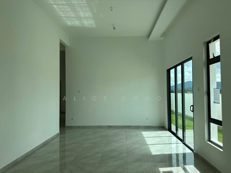 Semi-Detached House for Sale in Kluang (Johor) - Alice Choo - Living Room - PropertyGuru.com.my