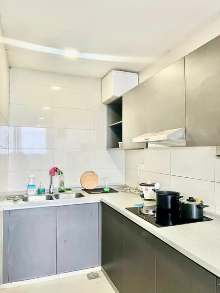 Kondominium untuk Dijual di Lakefront Residence - Kar Hooi - Kitchen - PropertyGuru.com.my