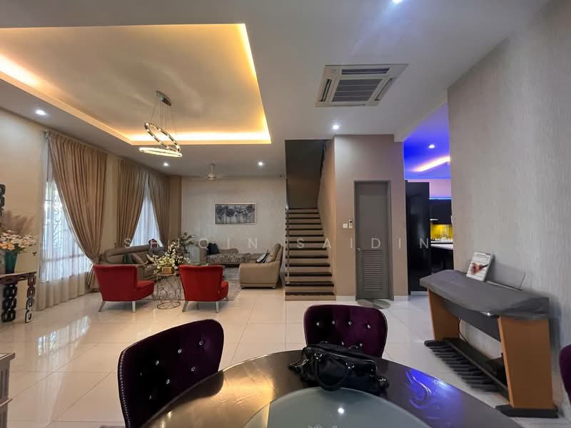 Cluster House for Sale in D'Kayangan (Shah Alam) - Shiqin Saidin - Living Room - PropertyGuru.com.my