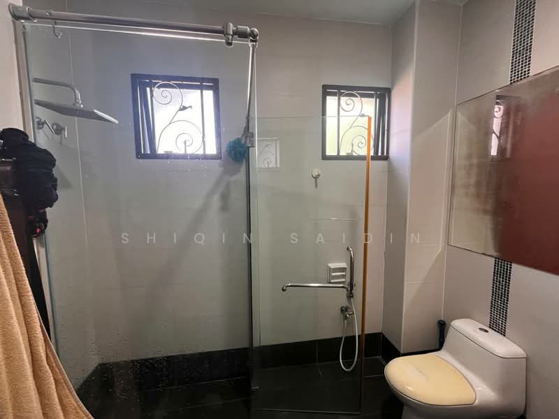 Cluster House for Sale in D'Kayangan (Shah Alam) - Shiqin Saidin - Bathroom - PropertyGuru.com.my