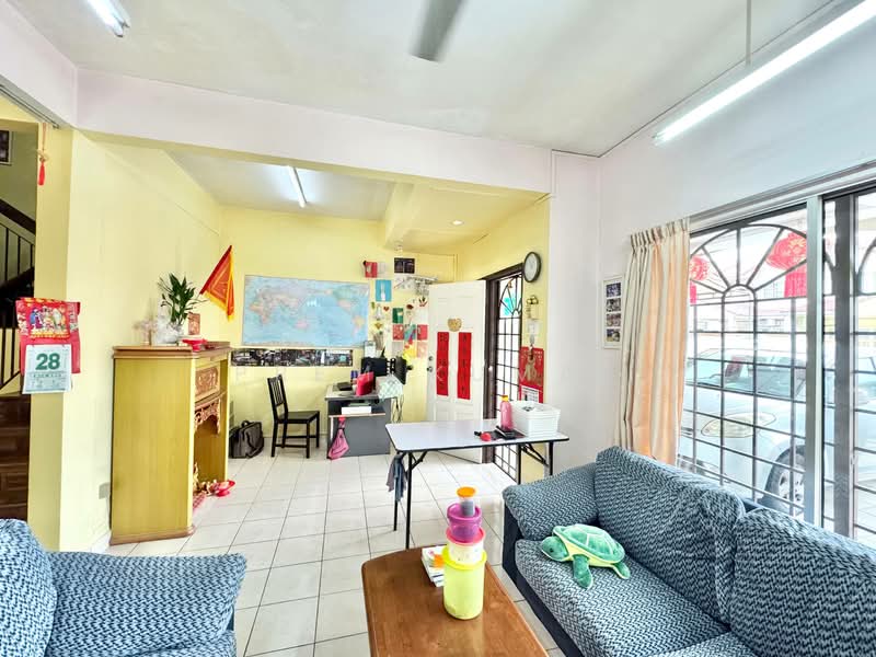 2-storey Terraced House for Sale in Taman Putra Prima (Puchong) - Prem Kumar - Living Room - PropertyGuru.com.my