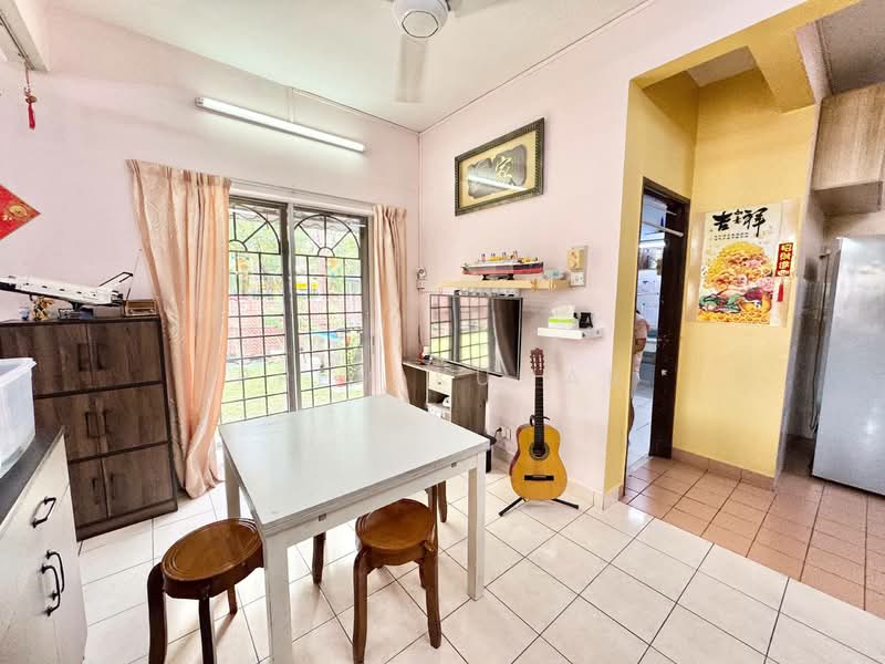 2-storey Terraced House for Sale in Taman Putra Prima (Puchong) - Prem Kumar - Dining Room - PropertyGuru.com.my