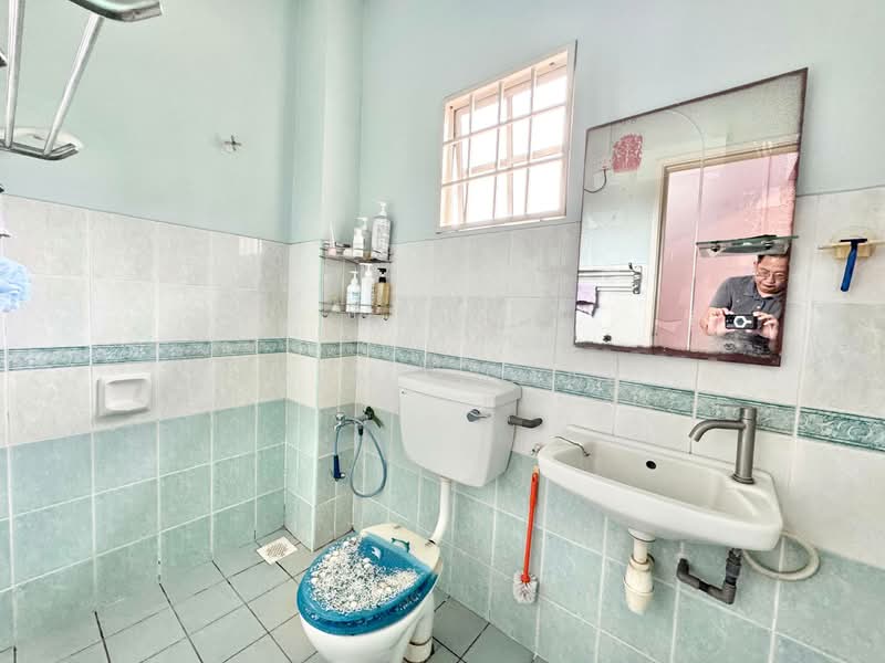 2-storey Terraced House for Sale in Taman Putra Prima (Puchong) - Prem Kumar - Bathroom - PropertyGuru.com.my