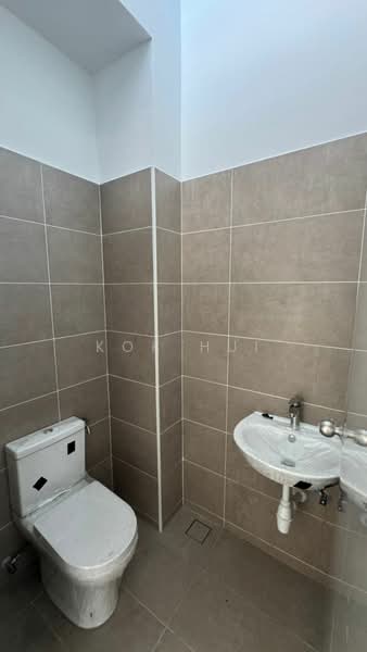 2.5-storey Terraced House for Sale in Taman Ponderosa (Johor Bahru) - Kok Hui - Bathroom - PropertyGuru.com.my