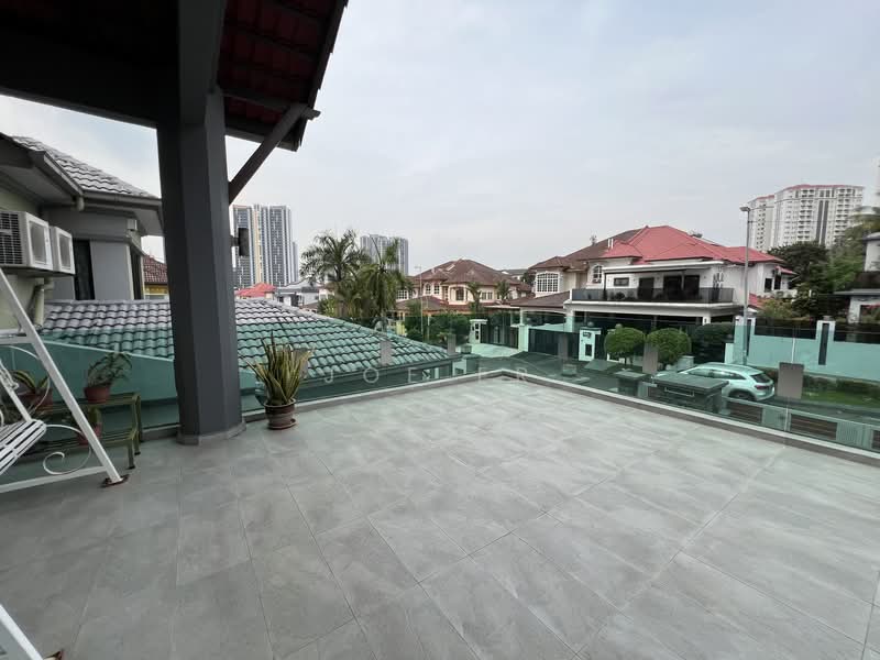 Rumah Berkembar untuk Dijual di Bandar Puteri Puchong (Puchong) - Joe ER - Balcony - PropertyGuru.com.my