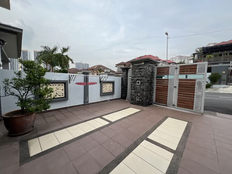 Rumah Berkembar untuk Dijual di Bandar Puteri Puchong (Puchong) - Joe ER - Exterior - PropertyGuru.com.my