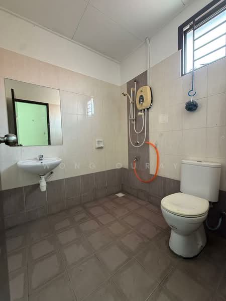 2-storey Terraced House for Sale in Taman Dato Onn (Johor Bahru) - Wong Ouray - Bathroom - PropertyGuru.com.my